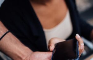 Víte, jak můžete platit mobilem s pomocí Apple Pay a Google Pay?