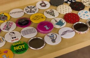 Vlastní placky: Kreativita, která promlouvá