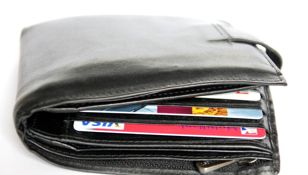 wallet-367975_1280