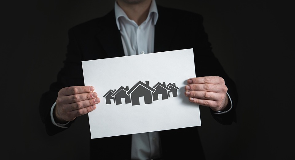 real-estate-7068988_960_720
